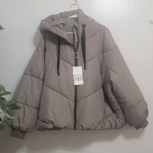 Zara puffer hooded jacket - Picture 2 of 3